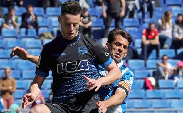 Burgui, en el regreso a la titularidad ante el Espanyol. /Toni Albir