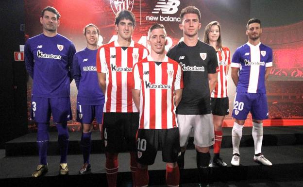 Presentación de las nuevas camisetas.