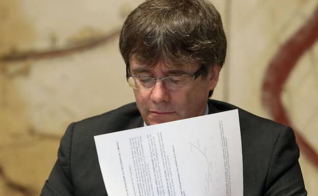 Carles Puigdemnt en una reunión de su gobierno.
