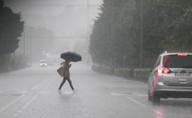 La lluvia cae con fuerza en Getxo.