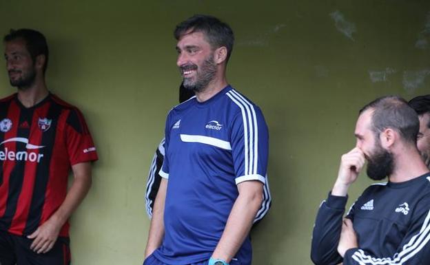 'Bolo', en el banquillo en Gobela.