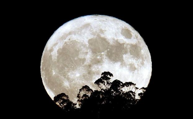 Superluna de noviembre./Efe