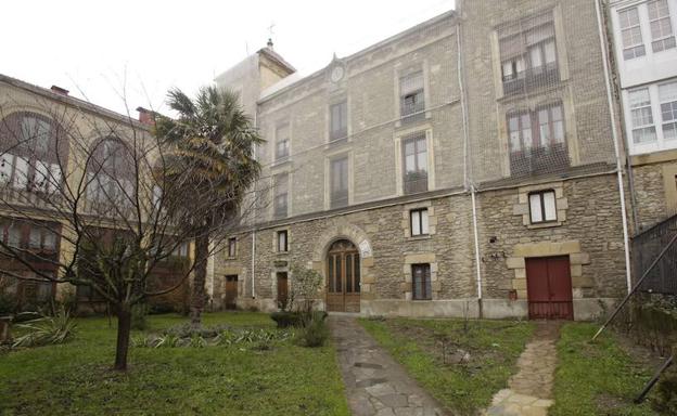 Exterior del palacio de los Álava. /Rafa Gutiérrez