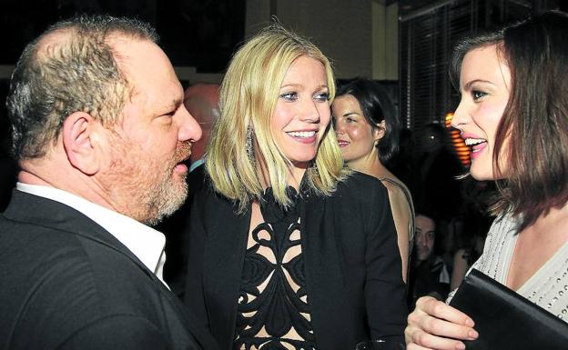 Harvey Weinstein, en la foto con Gwyneth Paltrow y Liv Tyler, alardeaba públicamente de sus excesos./AFP
