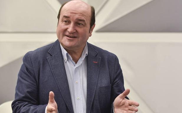 El PNV dice que la medida es una «torpeza política inadmisible»