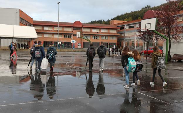 Educación y el Ayuntamiento de Zalla acuerdan un nuevo instituto en Aretxaga