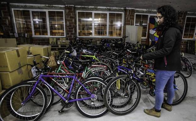Astra y Maier han ampliado hasta el próximo día 15 la campaña de recogida de bicicletas. / MAIKA SALGUERO