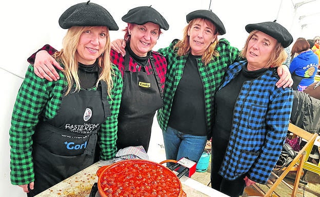 Nekane Unzueta, Paula Zubeldia, Izaskun y Elixabete Ibarra