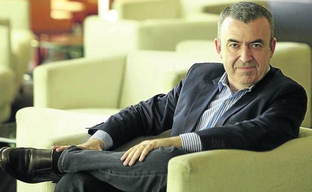 Lorenzo Silva presenta hoy a las 20.00 horas su libro, en el Aula de Cultura de EL CORREO./R. Gutiérrez