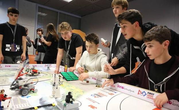 Campeonato de robótica celebrado recientemente. / LUIS ÁNGEL GÓMEZ