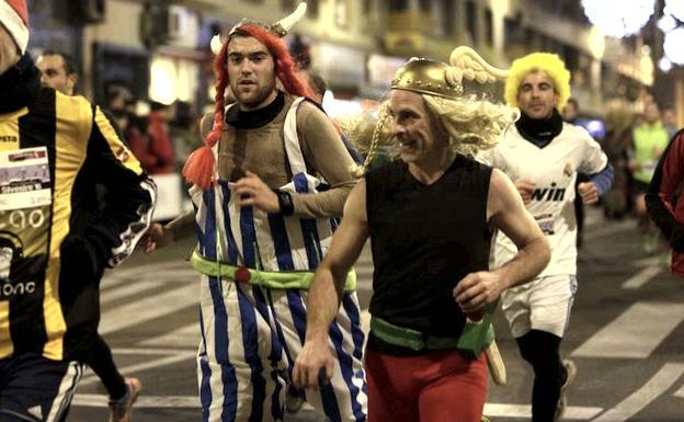 Correr a tu propio ritmo es uno de los consejos. No trates de seguir a Astérix./RAFA GUTIÉRREZ