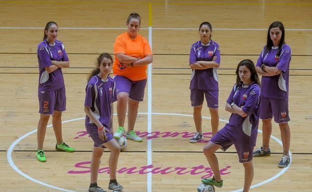 El bloque está formado por un total de 14 jugadoras de la zona. / BORJA AGUDO