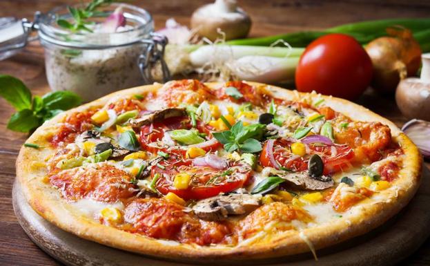 Una pizza de verduras./Fotolia