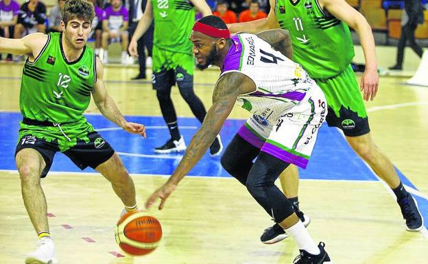 Edwards finalizó el encuentro con dobles figuras, con 18 puntos y 12 rebotes. /Hugo Madariaga