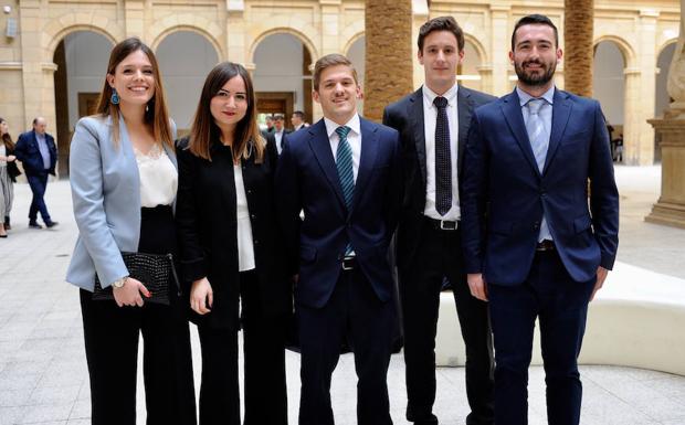Vanessa Freire, Alba Royo, Santi Grijelmo, Jon Sansinenea e Ignacio Gabiola./Fernando Gómez