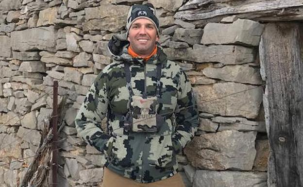 Donald Trump junior compartió en Instagram esta foto ante una paridera en la localidad de Beceite. /E.C.
