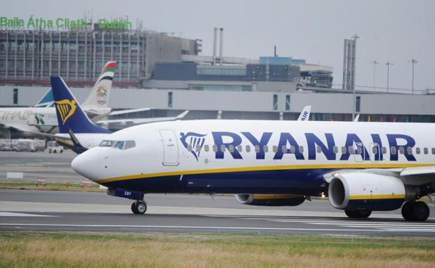 La emergencia en un vuelo de Ryanair que terminó con 30 hospitalizados