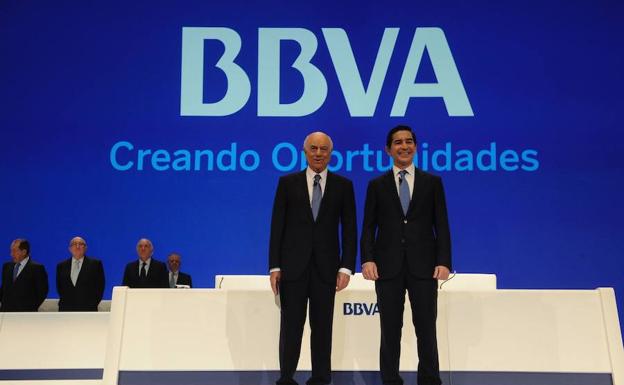 Carlos Torres sustituirá a Francisco González en la presidencia del BBVA Carlos Torres sustituirá a Francisco González en la presidencia del BBVA