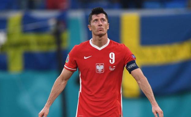 Robert Lewandowski opuszcza Mistrzostwa Europy z trzema bramkami.