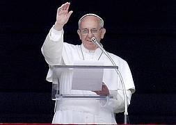 El Papa Francisco se dirige a los fieles. / Efe/