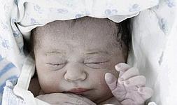 Cada año nacen en España 16.000 niños de tratamientos de reproducción asistida. Foto: Denis Sinyakov (REUTERS)./
