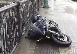 Estado en el que ha quedado la moto./ Borja Agudo/