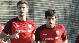 Llorente y Javi Martínez, en un entrenamiento/
