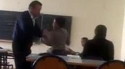 El profesor golpea a su alumno delante de sus compañeros. /Cope.es/