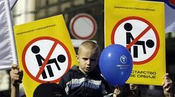 Protesta contra los homosexuales en Belgrado en 2010. / Reuters/
