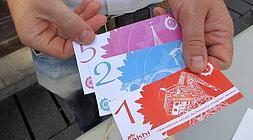 Billetes de 1,2 y 5 ekhis./