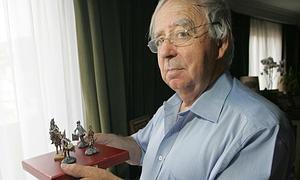 Ramon Labayen, fotografiado en su casa en 2005. /José Mari López/