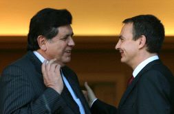 SINTONÍA. Zapatero y el presidente de Perú se reunieron ayer en La Moncloa. / AFP/