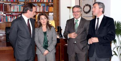 REUNIÓN PSOE-PP. Alonso, Sáenz de Santamaría, Blanco y Acebes se citaron en la ronda previa a la investidura. / EFE/