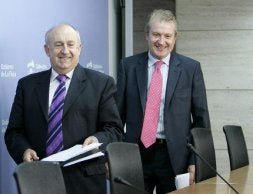 Los consejeros de Educación y Presidencia, Luis Alegre y Emilio del Río, ayer. / R. LAFUENTE/