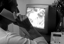 Las operadoras de telefonía observan con cierta preocupación las nuevas tendencias. / LUIS ÁNGEL GÓMEZ/