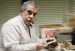 Julio Martínez Flórez, en una de las salas del Museo de La Rioja. / MIGUEL HERREROS/