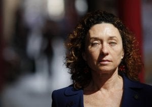 La autora catalana Maite Carranza, ganadora del Premio Edebé de literatura juvenil, ayer en Bilbao. ::
MITXEL ATRIO/