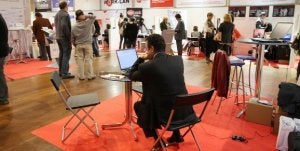 El Foro que se celebró esta semana en el BEC supuso un punto de encuentro entre organismos y posibles emprendedores. ::
PEDRO URRESTI/