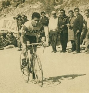 Luchador. José Antonio Momeñe era un corredor rápido y astuto. :: EL CORREO/
