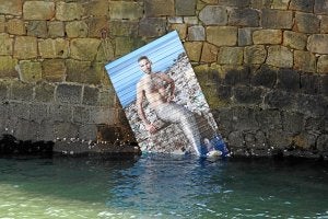 La fotografía ha quedado ladeada debido el azote de las olas y el viento. ::
PEDRO URRESTI/
