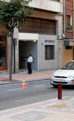 Fachada de la subcomisaría de la Ertzaintza. /P. Urresti/