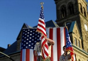 Dos boy scouts estadounidenses uniformados participan en un acto de la organización. ::
REUTERS/