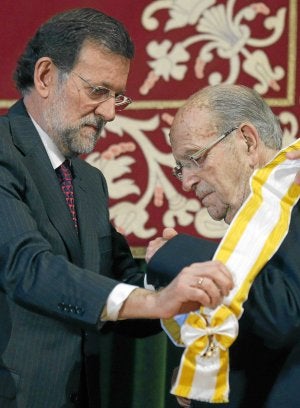 Rajoy, ayer, en el homenaje a Gerardo Fernández Albor. :: EFE/
