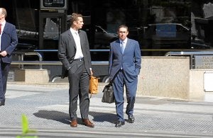 Iñaki Urdangarin y su entonces socio Diego Torres, en Madrid en febrero de 2003. /E.C./