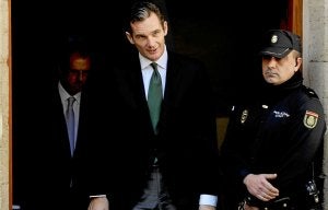 Iñaki Urdangarin abandona los juzgados de Palma tras declarar ante el juez, en febrero pasado./