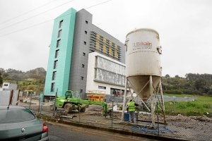 La obra civil del hospital está ya muy avanzada. ::
PEDRO URRESTI/