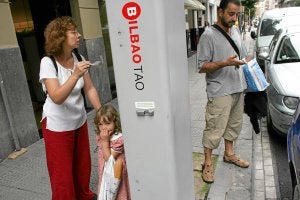 Los conductores podrán pagar la OTA sin acercarse al parquímetro en ningún momento. /Ignacio Pérez/