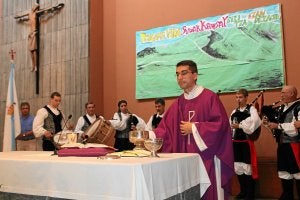 Misa-funeral en Vitoria por las víctimas del accidente de Santiago./ B.Castillo/
