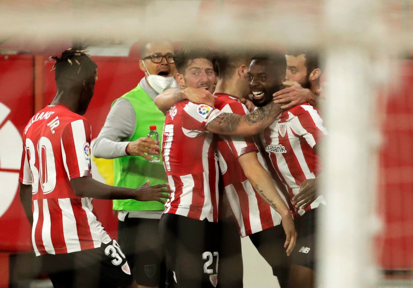 Las mejores imágenes del partido entre el Sevilla y el Athletic