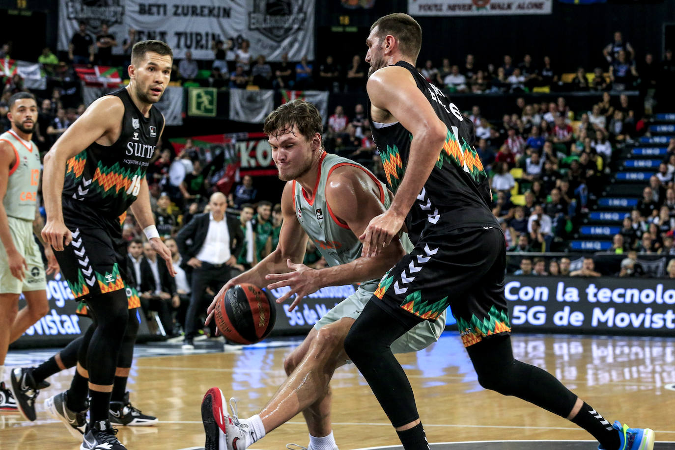 Las mejores fotos del Bilbao Basket - Baskonia